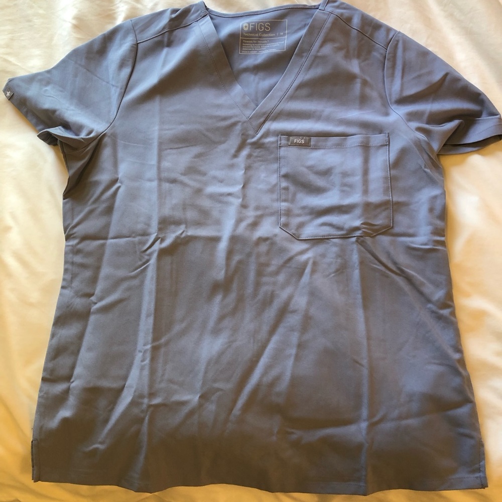 FIGS One-pocket Scrub Top Vapor Blue Space Dye